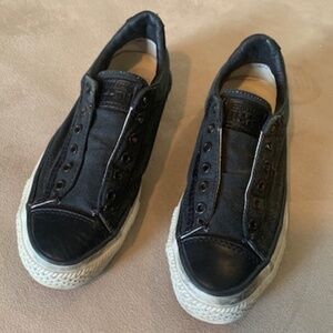Converse X John Varvatos Chuck Taylor Distressed Sneakers NWOT - size 6